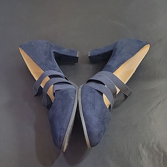 JOURNEE COLLECTIO FAUX SUEDE COMFORT SOLE ALMOND TOE TRIPLE ELASTIC STRAP SHOE - Picture 15 of 16